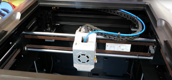 Wie man Fadenbildung (Stringing) bei seinem 3D-Drucker verhindert